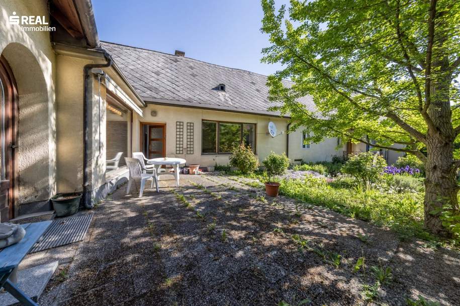 Platz trifft Potenzial – Wohnhaus mit Innenhof und Doppelgarage, Haus-kauf, 470.000,€, 2000 Korneuburg