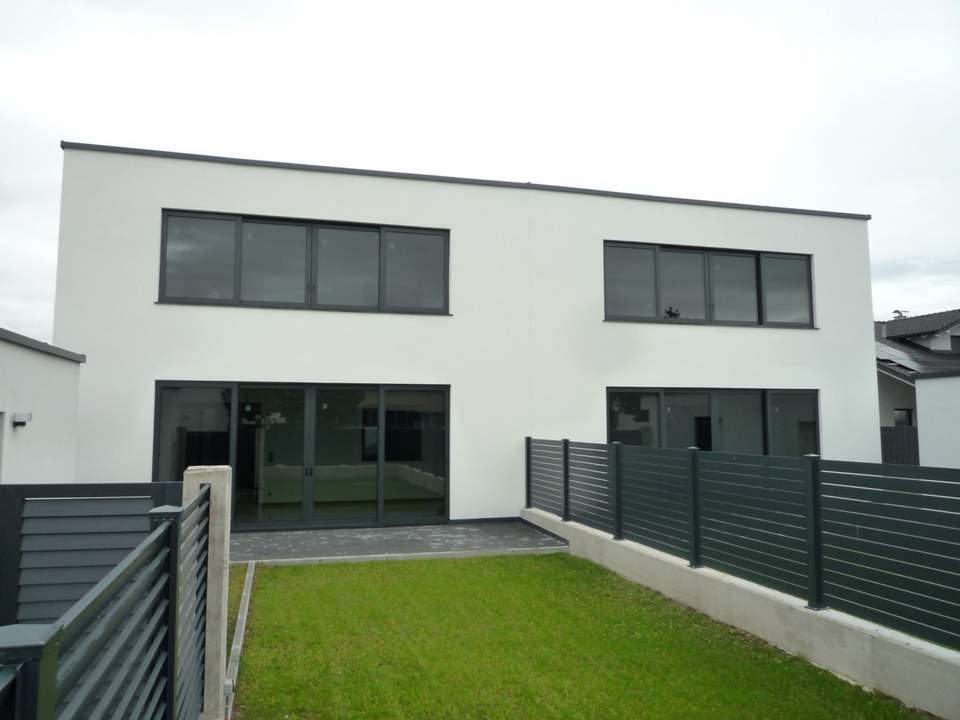 Großzügige Linke Seite Doppelhaushälfte 4a mit 2 Wohnungen in sonniger Ruhelage!