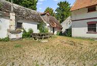 "Großzügiges Grundstück mit Pferdehof und sanierungsbedürftigem Haus – nur Minuten von Wien entfernt"