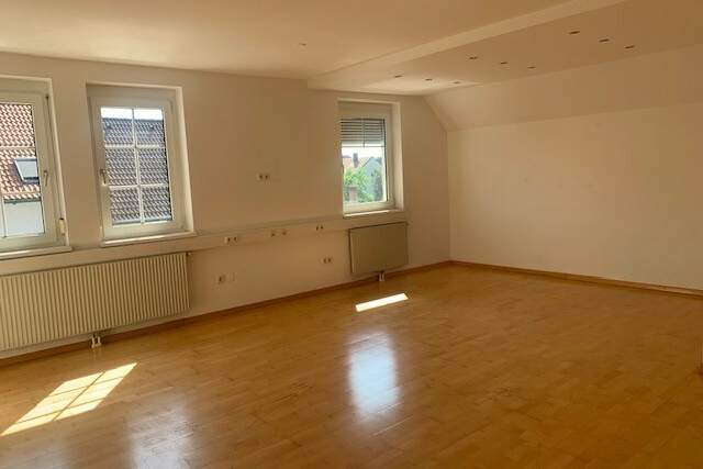 Große Mietwohnung mit Gartennutzung in Bahnhofsnähe, Wohnung-miete, 943,00,€, 2620 Neunkirchen