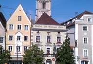 Altbau-Mietwohnung in Braunau, direkt am Stadtplatz - auch als Büro nutzbar !