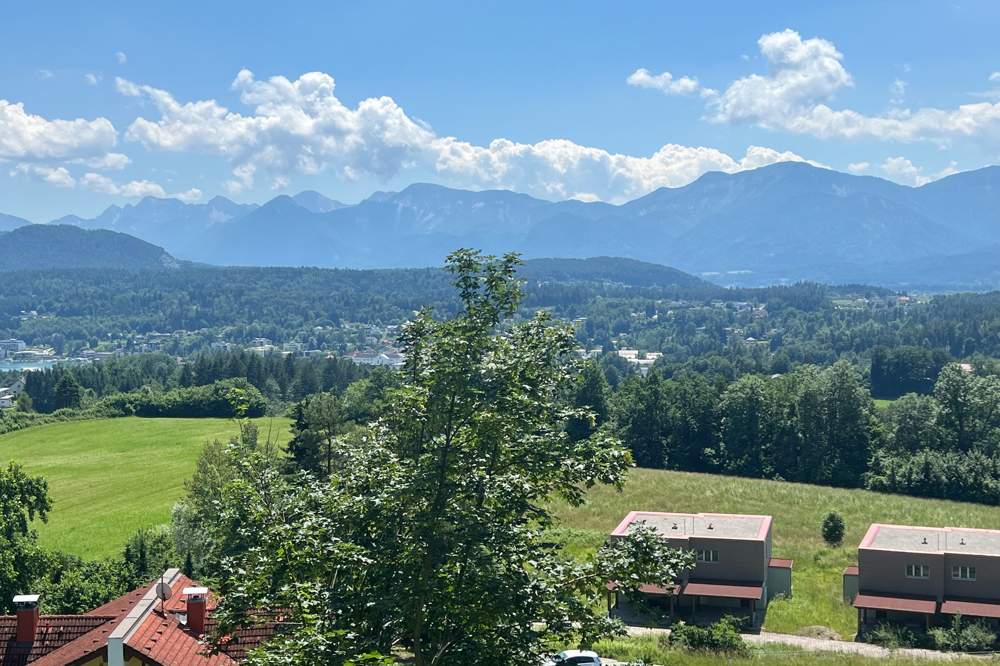Baugrundstück mit See- und Karawankenblick