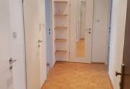 CHARMANTE 4-ZIMMER-WOHNUNG IN LAXENBURG – MIT 9,45 m² LOGGIA & EIGENER GARAGE UM € 279.000