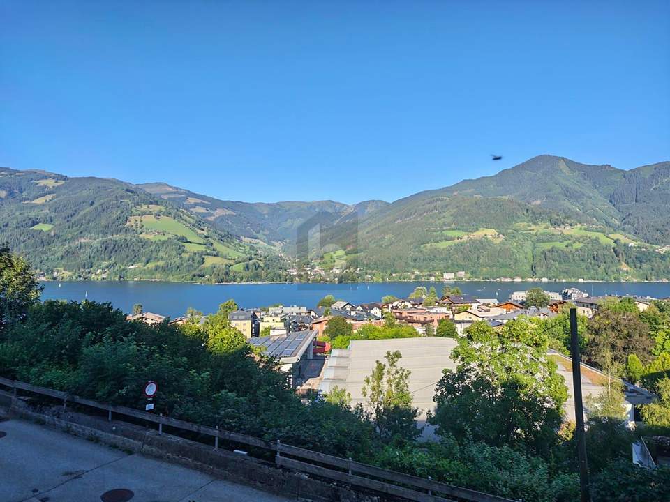 SENSATIONELLER PANORAMABLICK MIT SONNIGER LOGGIA IN RUHIGER WOHNGEGEND