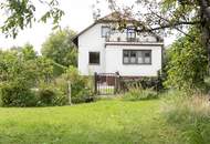 Einfamilienhaus mit Gartenparadies und Bächlein im Herzen von Walding