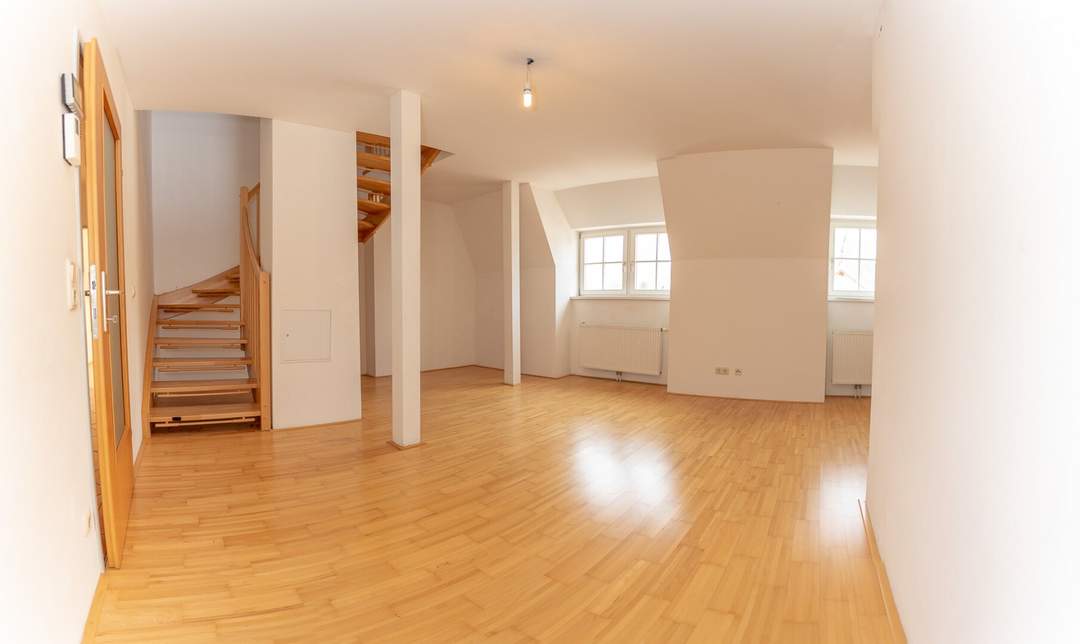 Stilvoll Wohnen in Gresten - 3 Zimmer Maisonette Wohnung mit Galerie Charakter