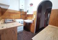 1 Zimmer für Singles oder Praxisraum mit Küche. Renovieren / sanieren. Sofortbezug auch möglich.