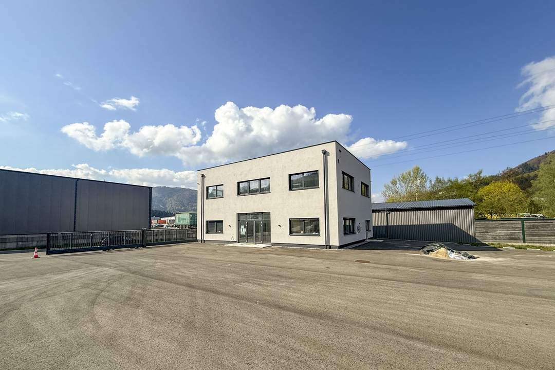 Erstbezug Büro mit hervorragender Anbindung an die A1