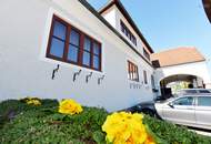 TRADITIONSREICHER WINZERHOF MIT PENSION &amp; HEURIGEN IN BESTER WACHAUER LAGE