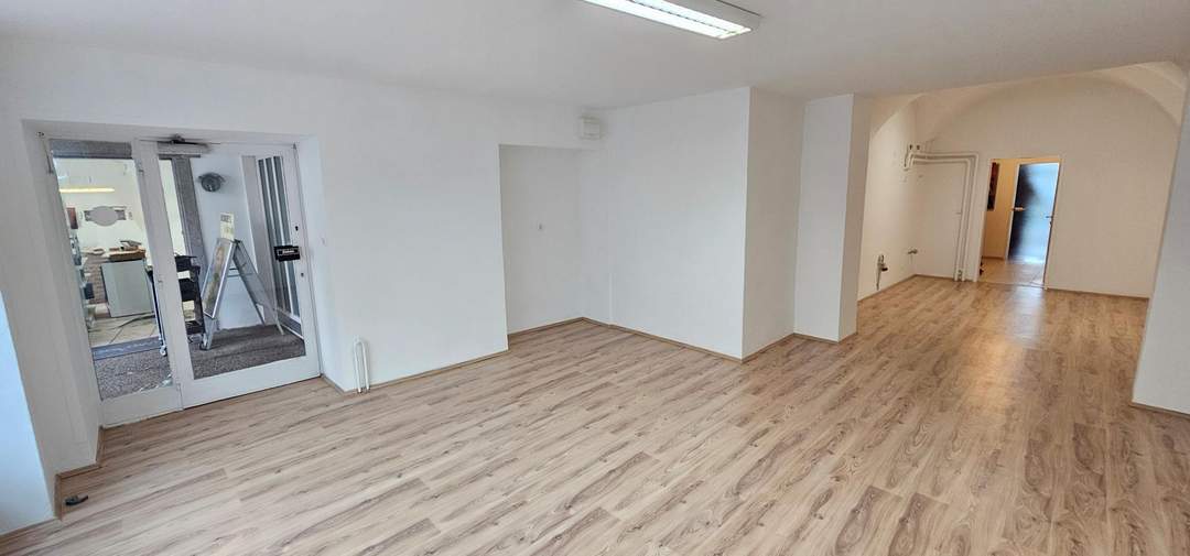 Geschäftslokal oder Büro in Nähe vom Ennser Hauptplatz !! Provisionsfrei für Mieter!!