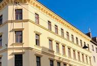 Erstbezug - Toll aufgeteilte, hochwertig sanierte 3 Zimmer Altbauwohnung plus BALKON (Top12)
