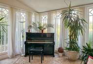 Mediterranes Wohngefühl im Weinviertel – Traumhaus mit Naturpool &amp; Weitblick