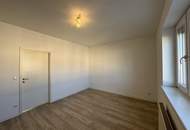 ZWEITBEZUG nach Sanierung // Schöne 2 Zimmer Wohnung mit Balkon | 1. Stock | Fernblick | Einbauküche
