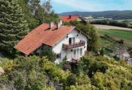 Landhaus mit Potential auf Anhöhe mit traumhaftem Weitblick ins Land