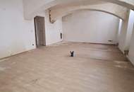 HILLERSTRASSE, straßenseitige 86 m² Lagerfläche oder Hobbyraum, 2 Räume, Parkettböden, Kellergeschoß