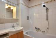 ZENTRUMSNAHE WOHNUNG MIT 2 TERRASSEN UND 2 GARAGEN