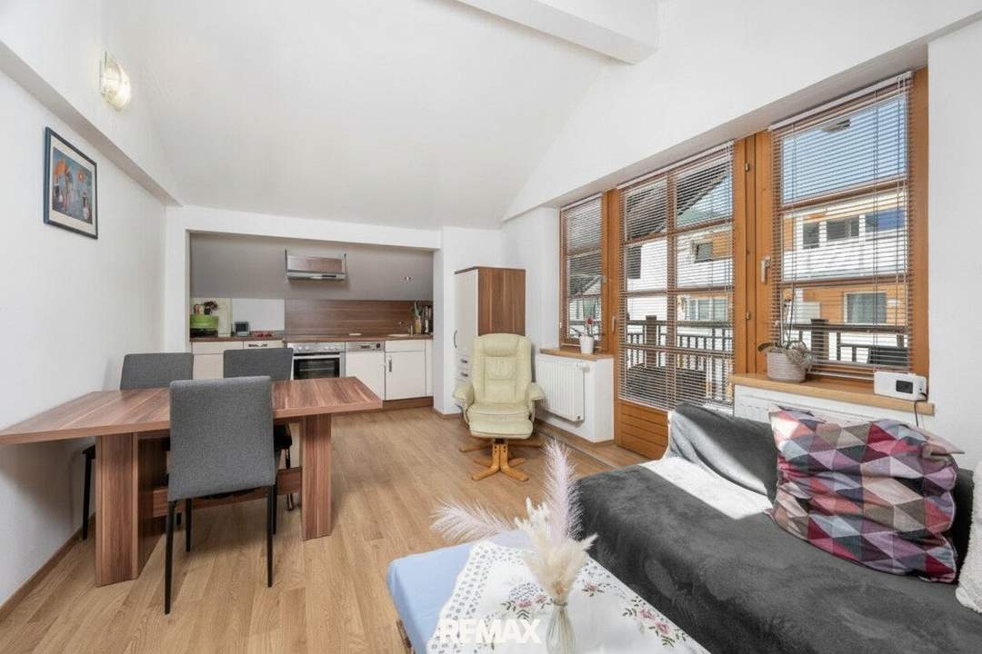 "Zentral wohnen. Clever investieren." - 1-Zimmer-Dachgeschosswohnung in St. Johann im Pg.