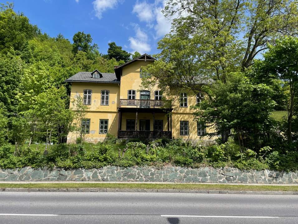 Gründerzeitvilla in Payerbach/Reichenau an der Rax mit Spuren der Vergangenheit