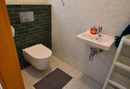Hochwertiges Niedrig-Energie Einfamilienhaus mit Carport und Garage Nähe Wien !