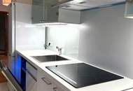 GROßZÜGIGE VILLENETAGE mit TERRASSEN // SPACIOUS CLASSIC STYLE APARTMENT with TERRACES