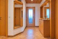 Gepflegte, voll möblierte Wohnung mit Garage, Lift &amp; verglaster Loggia in Enns