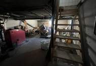 Haus in Grünruhelage mit offener Terrasse, Balkon und Garage