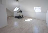Einfamilienhaus mit 193 m² Wohnfläche, 859 m² Grundstück mit Pool und Garage in begehrter Siedlungslage!