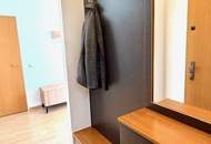 TRAUMHAFT SONNIGE 2-ZIMMER-DACHGESCHOSS-WOHNUNG IM GRÜNEN