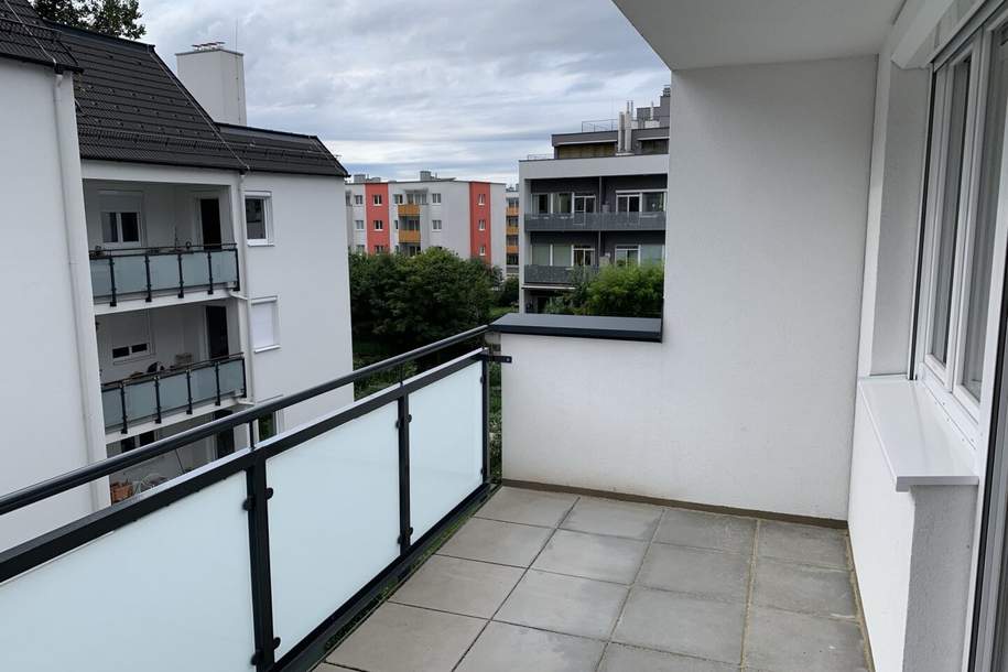 Neuwertige 2 Zimmerwohnung mit südwestlichen Balkon und Stellplatz inklusive!, Wohnung-miete, 829,45,€, 2700 Wiener Neustadt(Stadt)