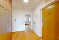 NÄHE SCHLOSS SCHÖNBRUNN | Tolle 2,5 Zimmer-DG-Wohnung | extra Küche | verbaute Loggia | ZELLMANN IMMOBILIEN