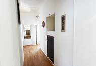 Historisches Stadthaus – mit Grünfläche & Anleger-potenzial, Gastro & Wohnung