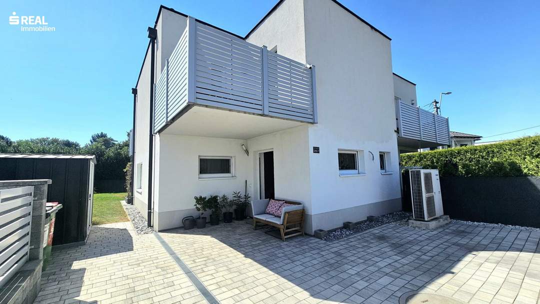Baujahr 2018: Moderne 4-Zimmer Doppelhaushälfte mit Garten