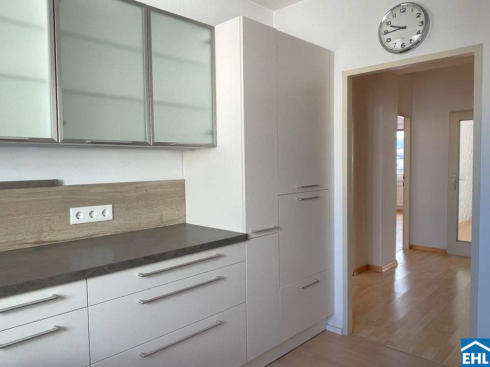 Helle 3-Zimmer-Wohnung mit West-Blick und Retro-Charme in Hütteldorf