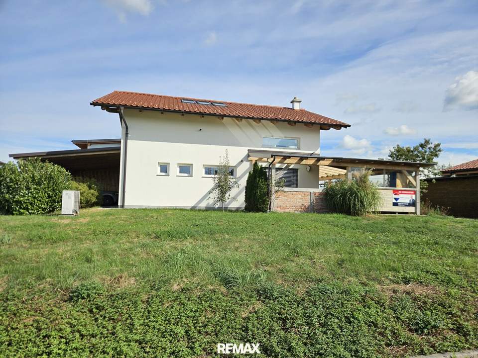 Neuwertiges Haus in Neukirchen an der Enknach