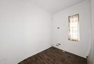 ++Q18++ sanierungsbedürftige 2,5-Zimmer Altbauwohnung, viel Potenzial