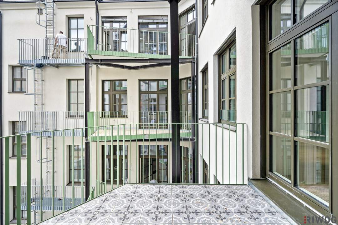 Traumhaft Helle 4-Zimmer-Wohnung mit Balkon und Luxus Ausstattung im einem der schönsten Jugendstil Häuser
