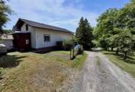 Schönes Haus mit Carport gelegen an einer Privatstraße