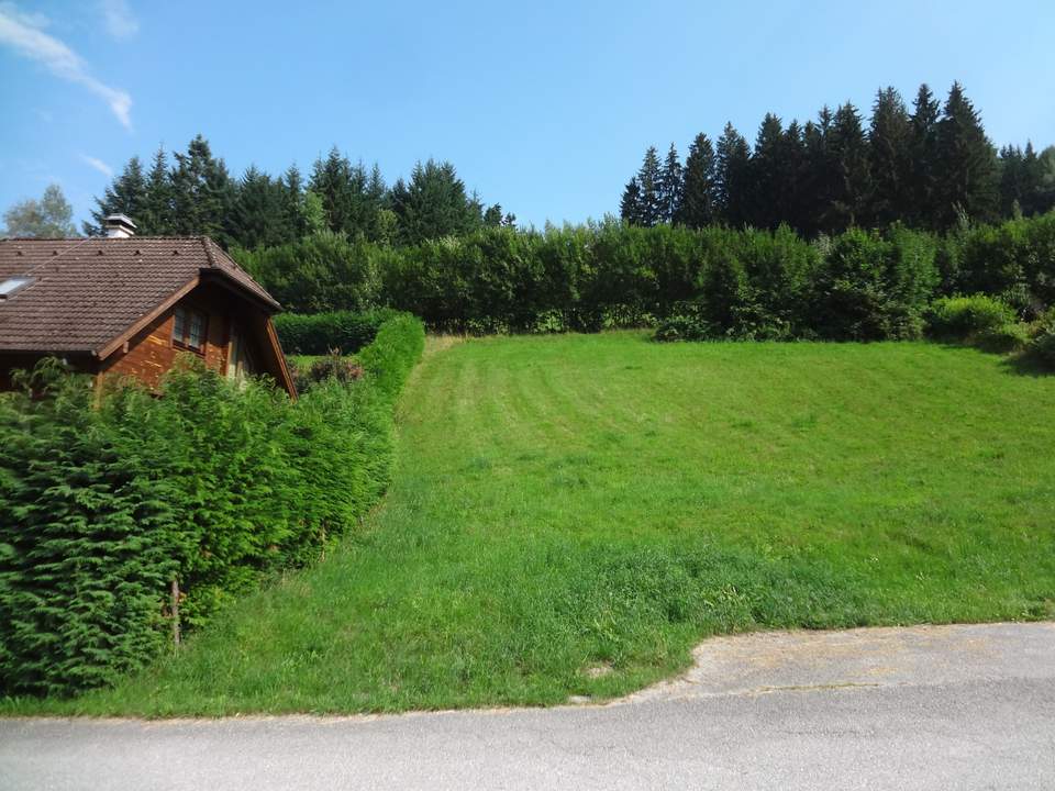 BAUGRUND IN NATURNAHER UMGEBUNG, OHNE BAUZWANG!