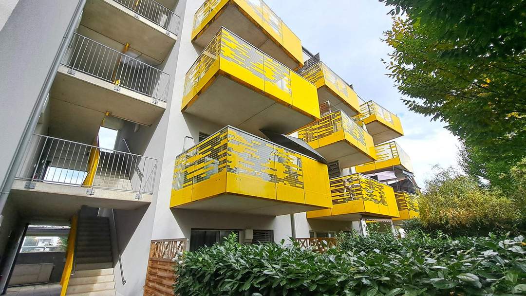 Bezugsfertige vollmöblierte 2-Zimmer-Wohnung mit Balkon