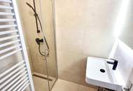 Eckjuwel mit Erker - Sonnendurchflutet und perfekt angebunden! Entzückende Altbauwohnung + Traumhaft schönes Haus + Perfekte Infrastruktur und Anbindung + Neue Einbauküche! Jetzt zugreifen!