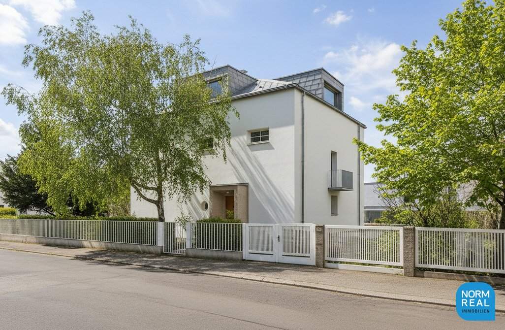 Generalsanierte Villa der Wiener Moderne mit Garten und Swimmingpool