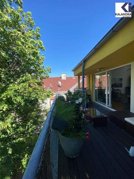 DACHGESCHOSSWOHNUNG NAHE JÖRGERBAD