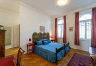 Ein Anwesen – viele Möglichkeiten: Sanierte Jahrhundertwendevilla mit Indoorpool für luxuriöses Wohnen und Arbeiten