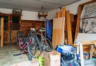 Geräumiges Haus mit Potenzial und großem Garten in Theiß !