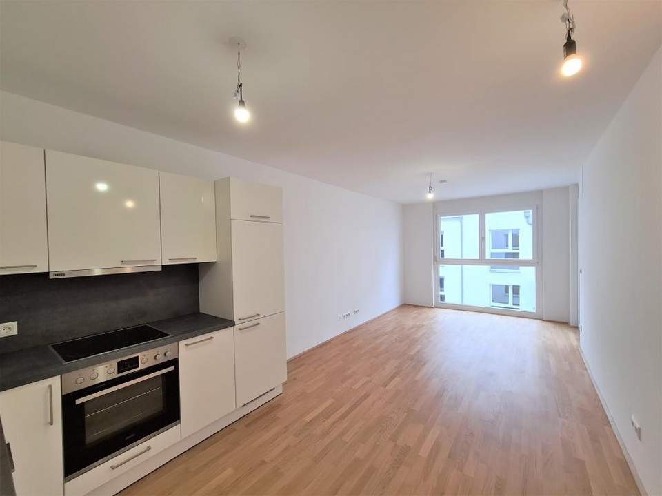 Koloniestraße! Schöne Neubauwohnung mit 6m² Balkon/Loggia!!!