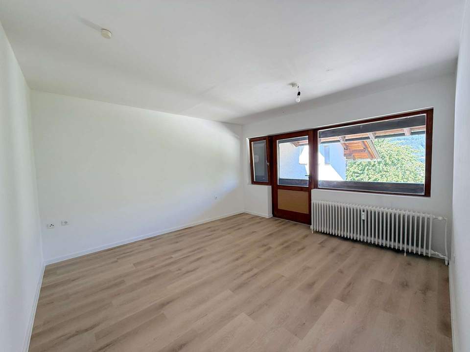 Helle Dachgeschosswohnung mit Balkon in Niederöblarn