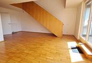 INNSTRASSE, FERNBLICK, unbefristete 97 m2 Dachgeschoß-Maisonette mit Loggia, 2 Zimmer, Komplettküche, Wannenbad, Parketten, gefördert