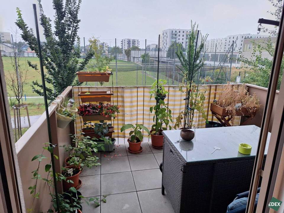 2-Zimmer mit Balkon ab 01.11. – Nähe U1 Kagraner Platz