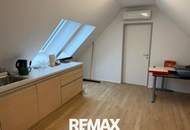 Büro, Praxis, Studio, Atelier repräsentativ, hell, im Zentrum