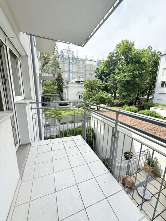 1160! 2 Zimmer BALKONWOHNUNG in der City mit Blick in den Innenhof!